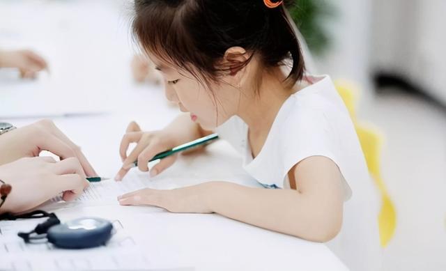 小学生如何坚持体育锻炼（小学生如何锻炼体能）